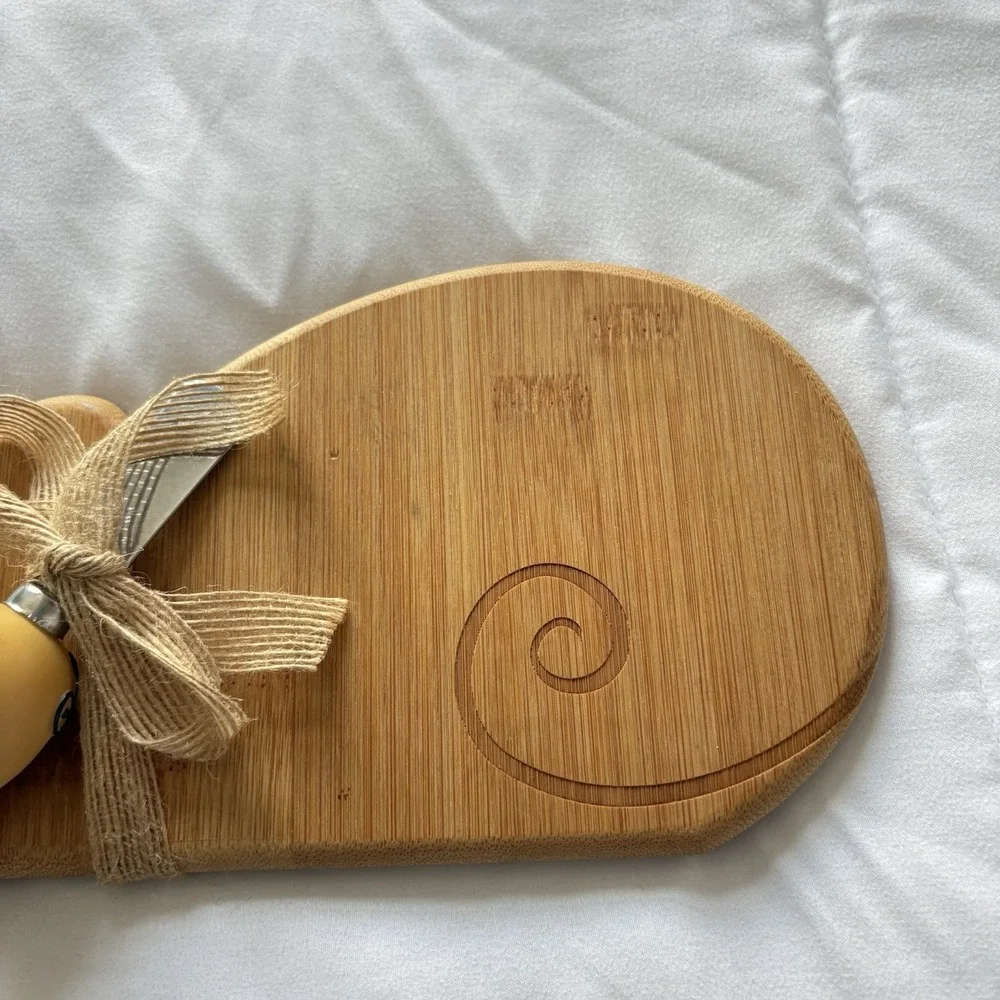 NEW Ganz 100% Bamboo Wooden Mouse MCM Cheese Charcuterie Tray Board Knife - Picture 4 of 7